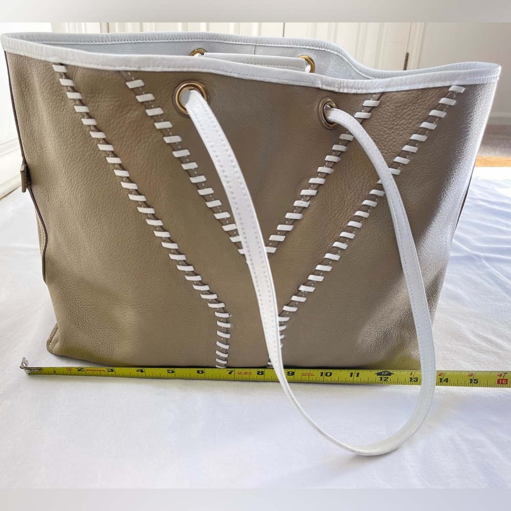 Yves Saint Laurent YSL Reversible Tan/White Leather Tote AUTHENTIC GORGEOUS
